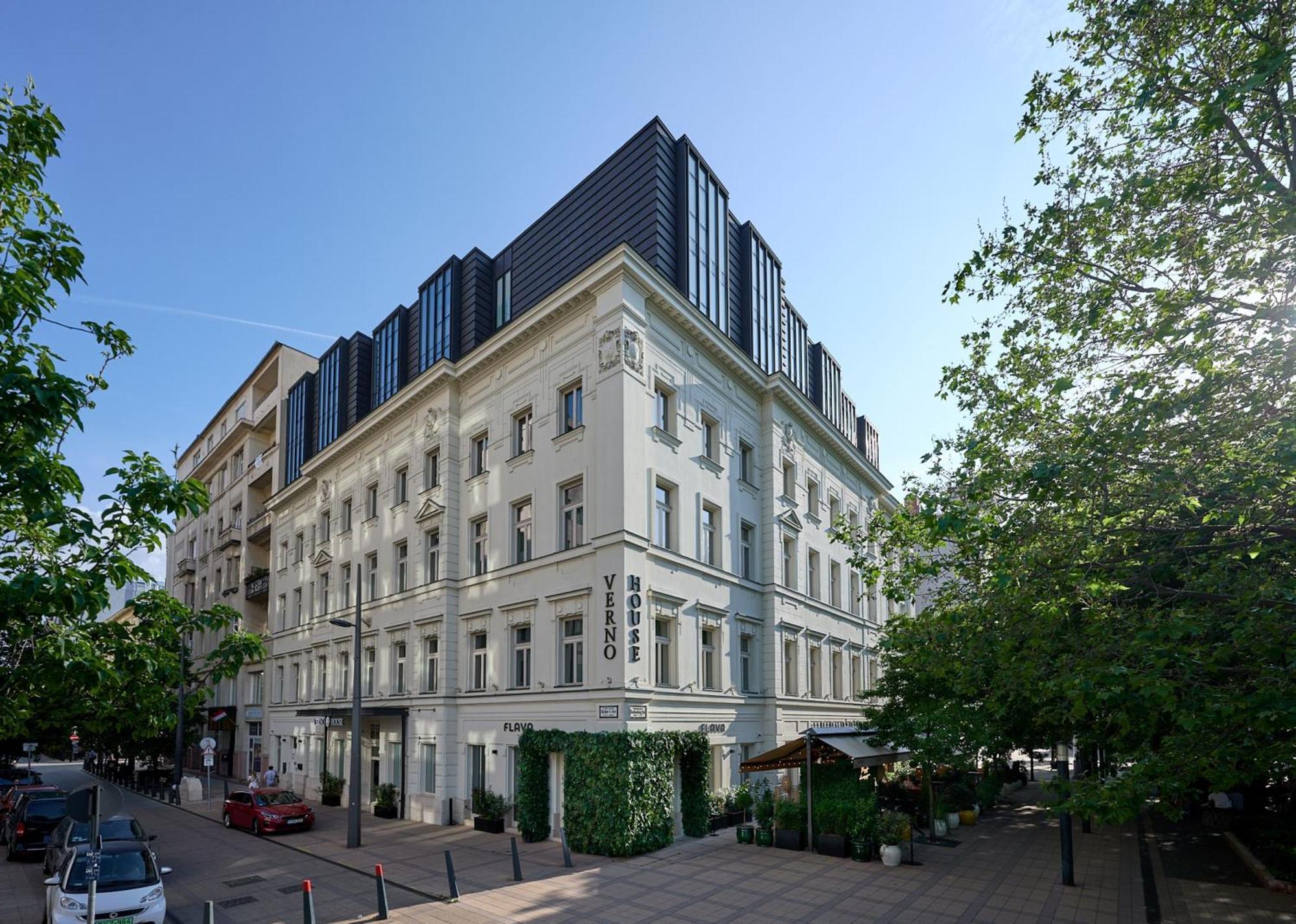 Verno House Budapest Exterior foto The hotel in 2019