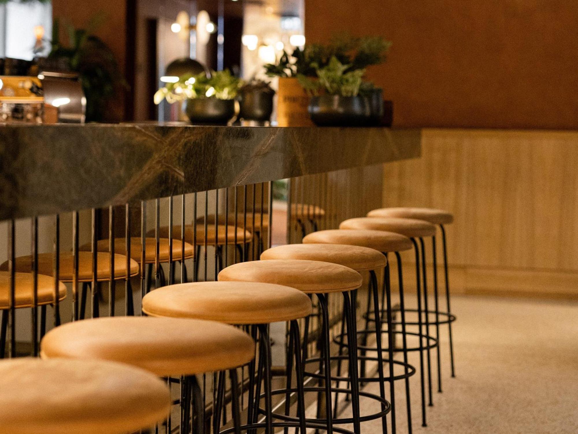Verno House Budapest Exterior foto Bar stools