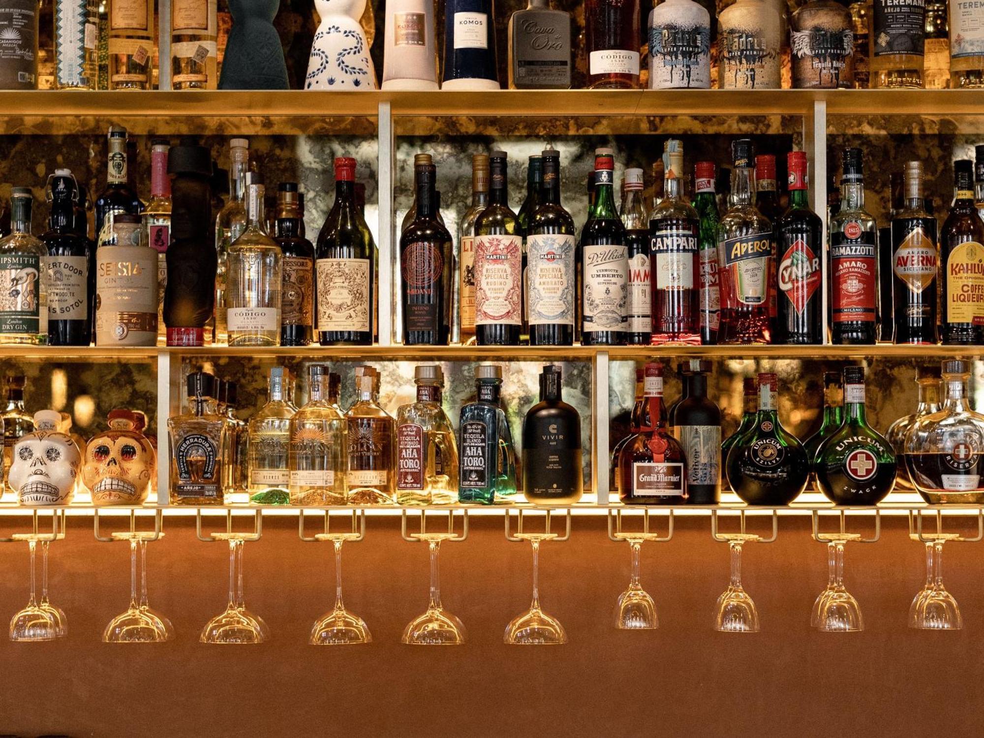 Verno House Budapest Exterior foto A selection of spirits